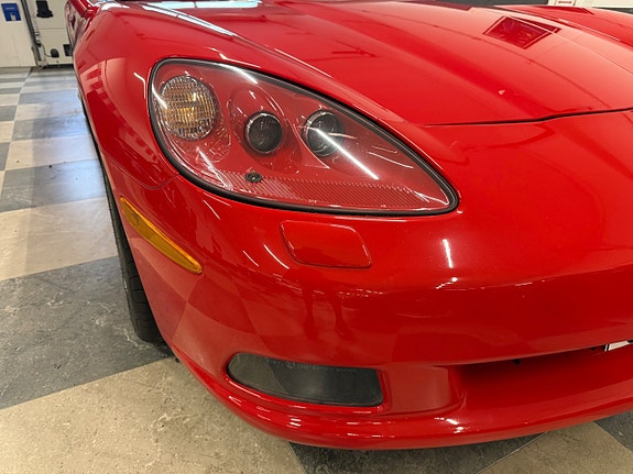 Chevrolet Corvette 5 of 30