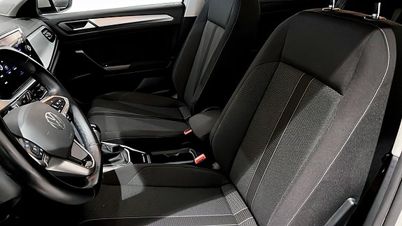 Volkswagen T-Roc 8 of 19