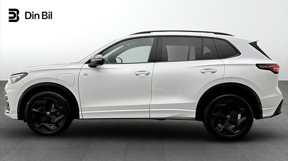 Volkswagen Tiguan 2 of 19