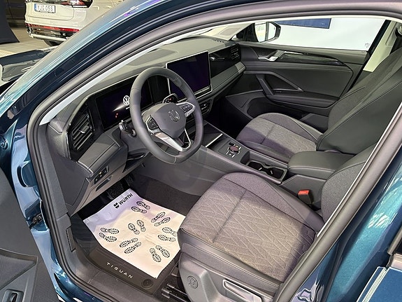Volkswagen Tiguan 6 of 8