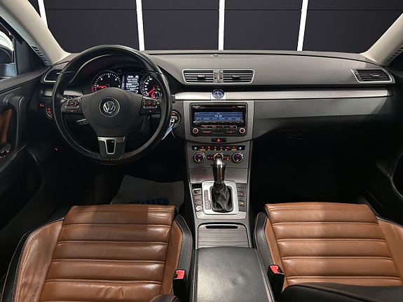 Volkswagen Passat 12 of 30