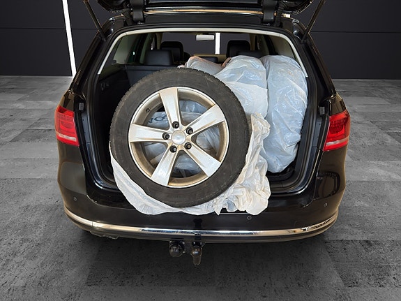 Volkswagen Passat 9 of 30