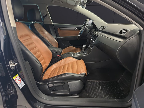 Volkswagen Passat 10 of 30