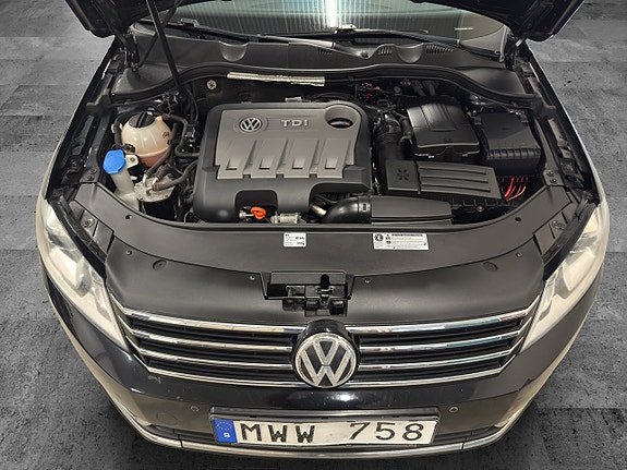 Volkswagen Passat 8 of 30