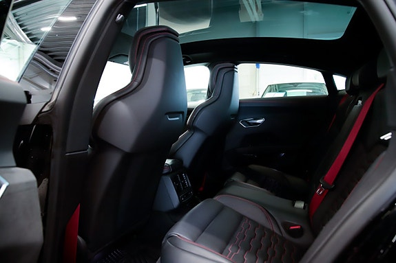 Audi e-tron 10 of 20