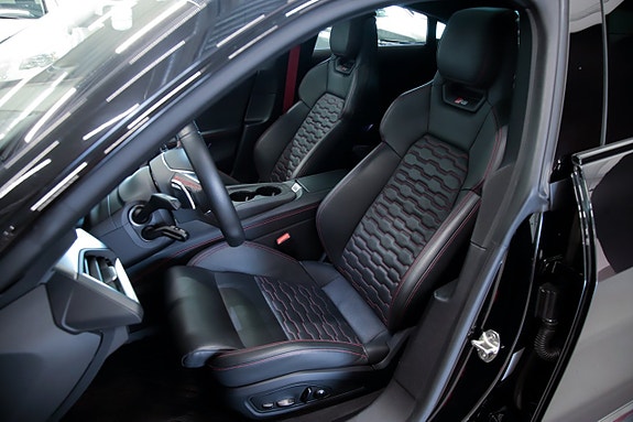Audi e-tron 8 of 20