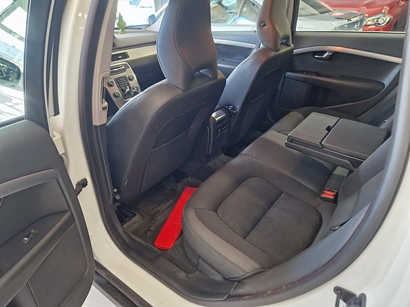 Volvo XC70 11 of 19