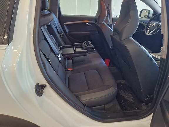 Volvo XC70 13 of 19