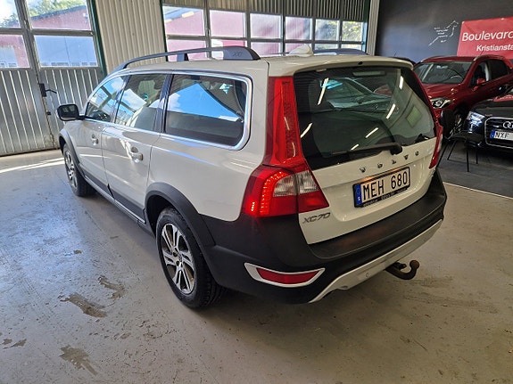 Volvo XC70 15 of 19