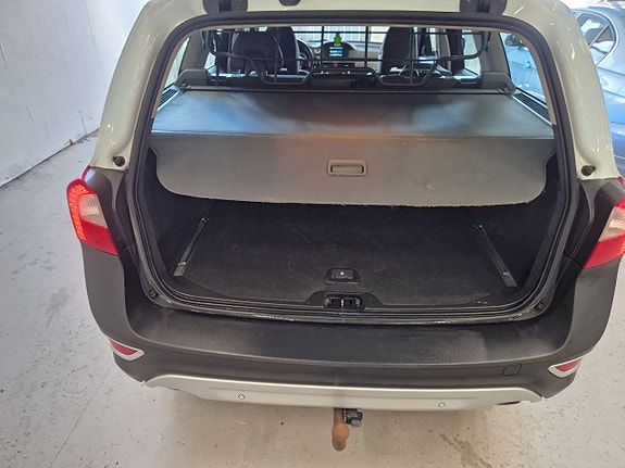 Volvo XC70 14 of 19
