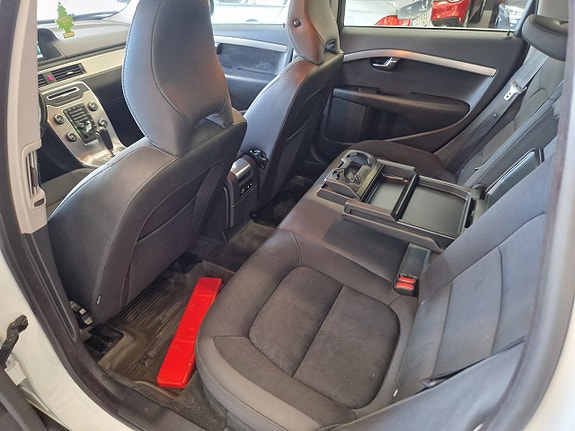 Volvo XC70 12 of 19