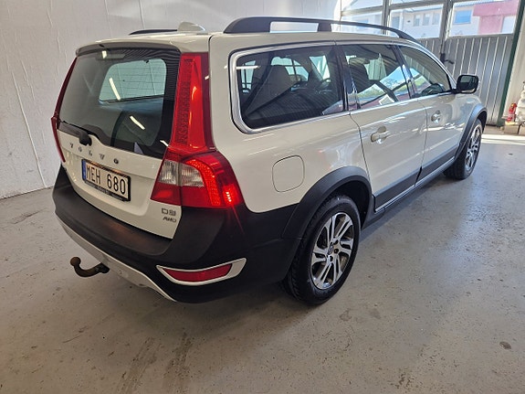 Volvo XC70 3 of 19