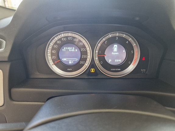 Volvo XC70 10 of 19