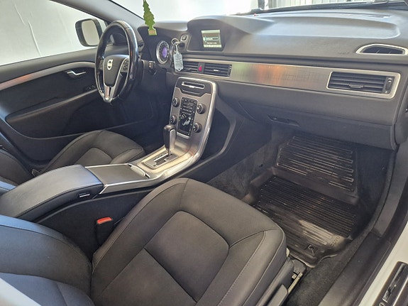 Volvo XC70 9 of 19