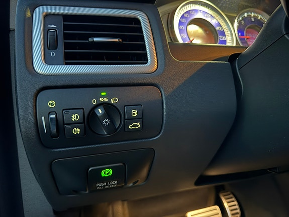 Volvo V70 8 of 12