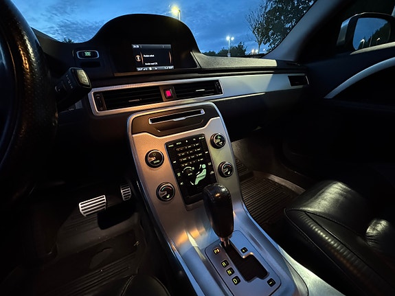 Volvo V70 7 of 12