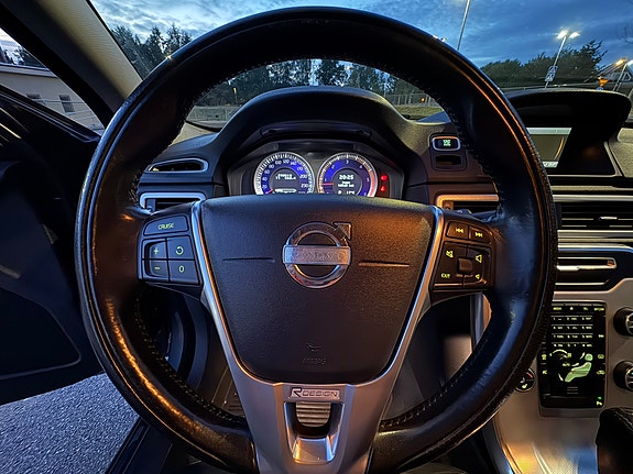 Volvo V70 6 of 12
