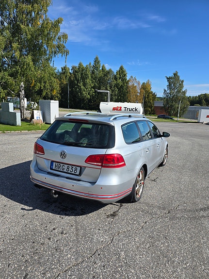Volkswagen Passat 4 of 9