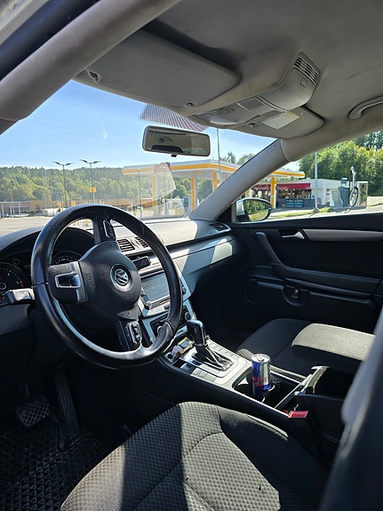 Volkswagen Passat 7 of 9