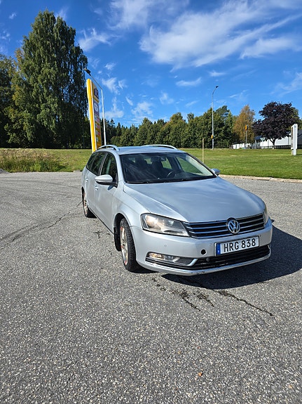 Volkswagen Passat 3 of 9