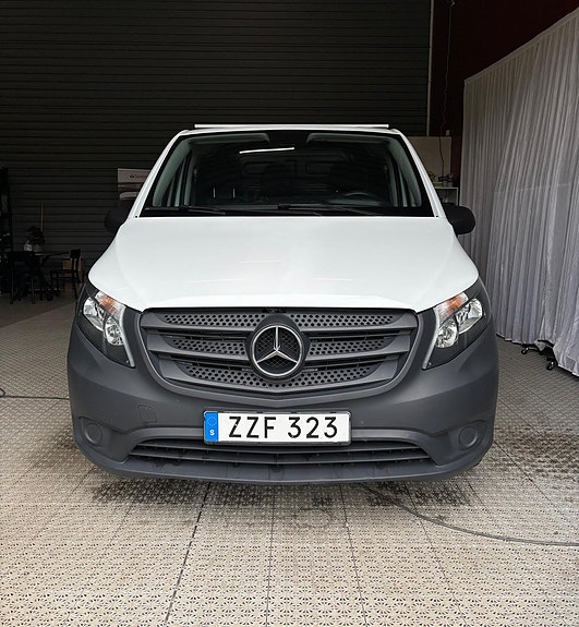 Mercedes-Benz Vito 114 2 of 16