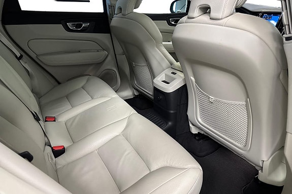 Volvo XC60 11 of 26