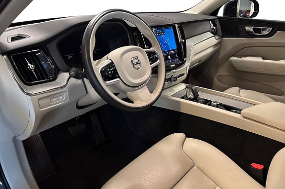 Volvo XC60 8 of 26