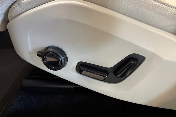 Volvo XC60 26 of 26