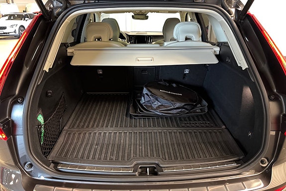 Volvo XC60 13 of 26