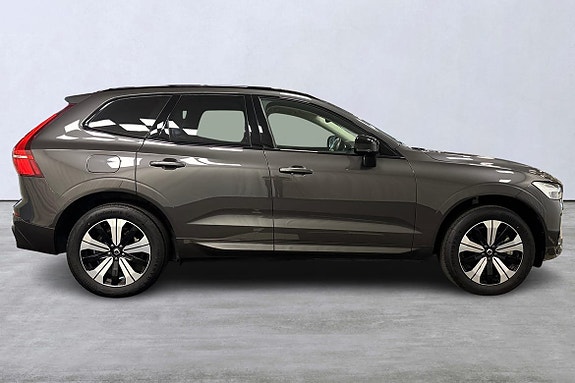 Volvo XC60 3 of 26