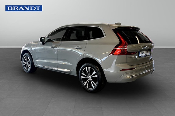 Volvo XC60 2 of 9