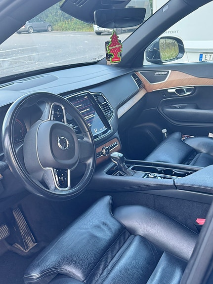 Volvo XC90 5 of 5