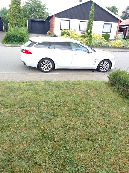 Jaguar XF 2 of 10