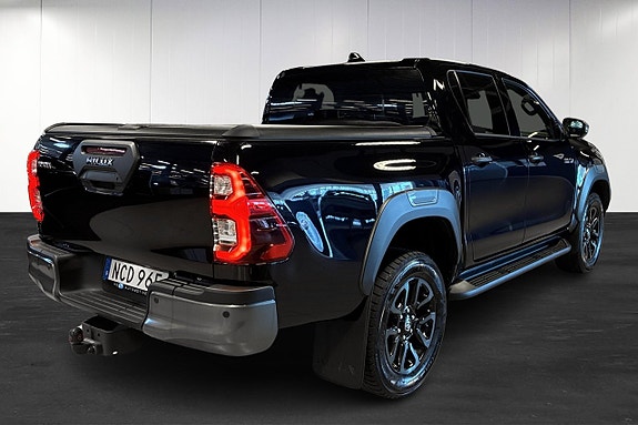 Toyota HiLux 3 of 22