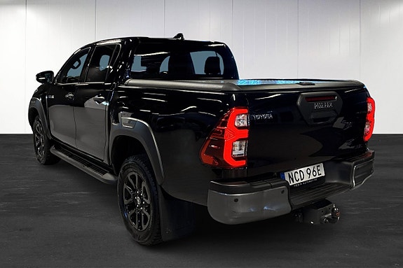 Toyota HiLux 4 of 22
