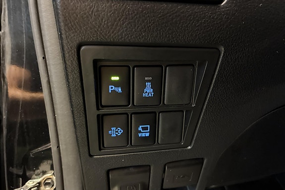 Toyota HiLux 20 of 22