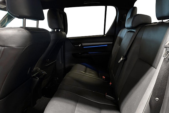 Toyota HiLux 15 of 22