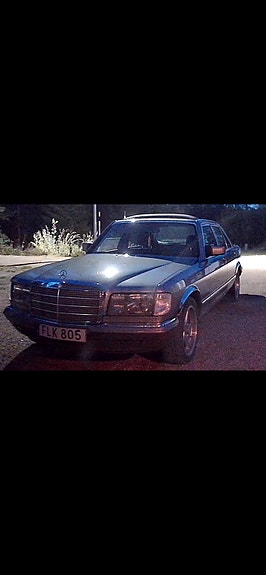 Mercedes-Benz 280 SE 4 of 6