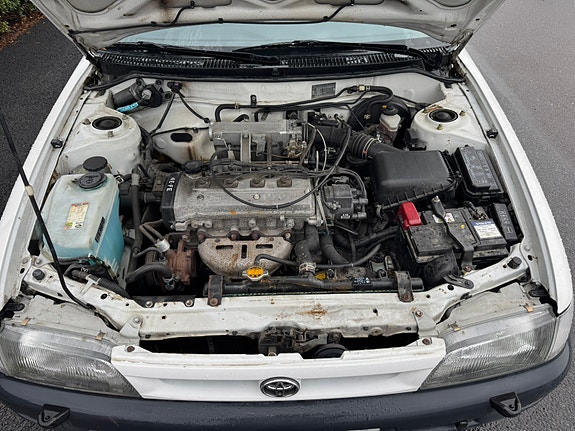 Toyota Corolla 8 of 9