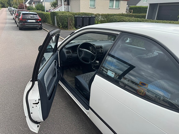 Toyota Corolla 4 of 9