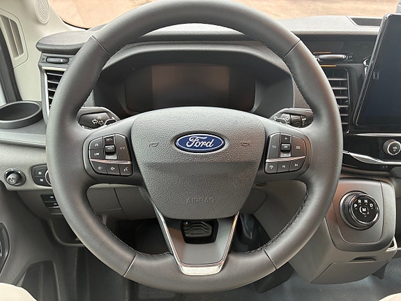 Ford Transit 10 of 12
