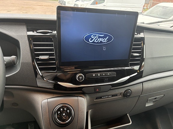 Ford Transit 11 of 12