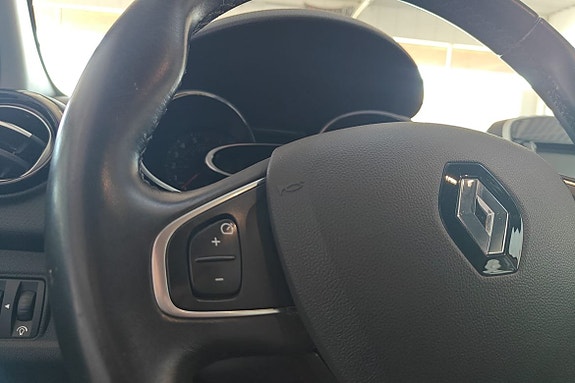 Renault Clio 16 of 18