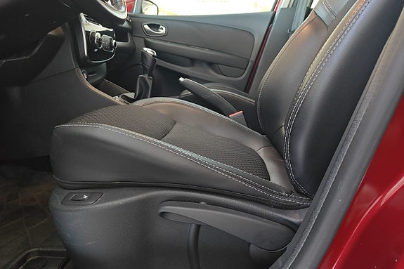 Renault Clio 17 of 18