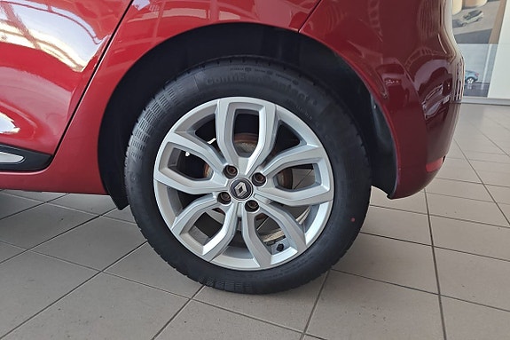 Renault Clio 12 of 18
