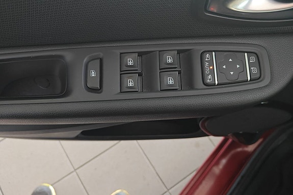 Renault Clio 14 of 18