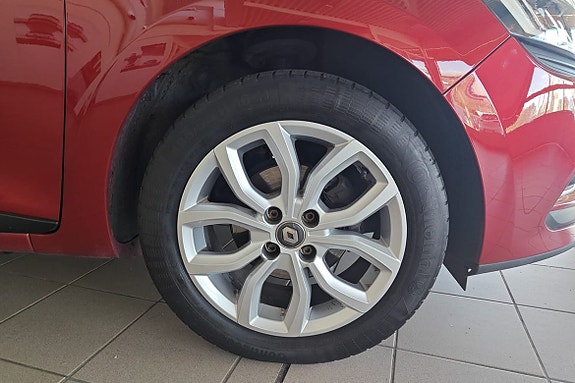 Renault Clio 10 of 18
