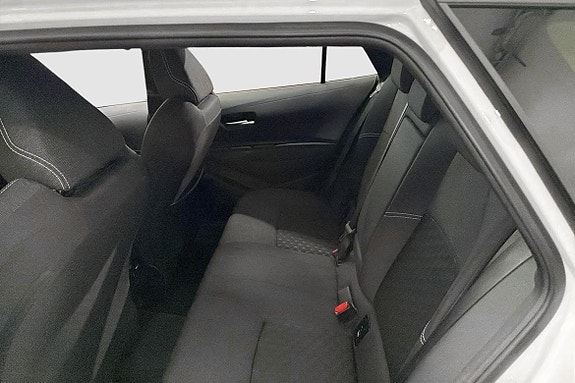 Toyota Corolla 9 of 12