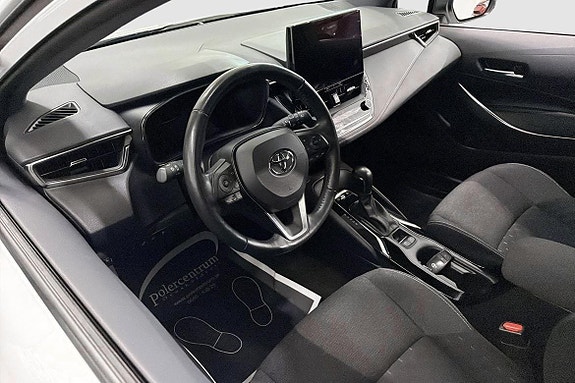 Toyota Corolla 8 of 12