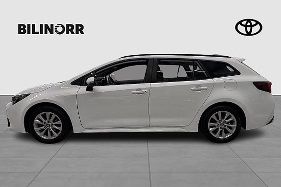 Toyota Corolla 4 of 12